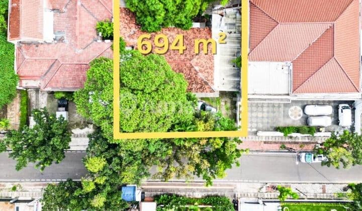 Rumah Lama Hitung Tanah di Thamrin Area, Zona Komersil (K1), bisa Bangun 12 Lantai.