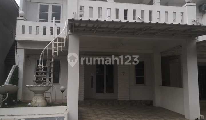 Rumah Luas Butuh Renovasi Lay Out Bagus Dekatdengan Pertokoan