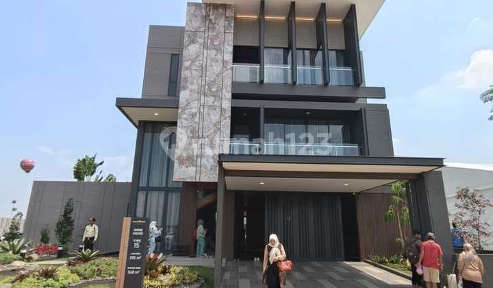 Brand New House Super Keren Ada Lift di Kota Wisata