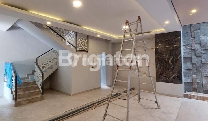 PAKUWON CITY CLUSTER FAVORIT DENGAN PRIVATE POOL