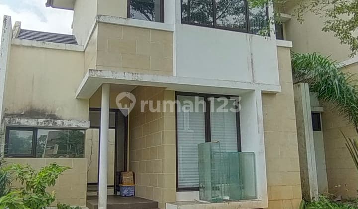 60Jt Eminent Rumah Lebar 8 Depan Taman Strategis