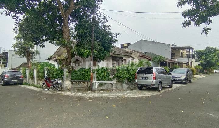 GriyaLoka Rumah Tua Lt 292m2 Hoek Selatan Barat SHM 10jt