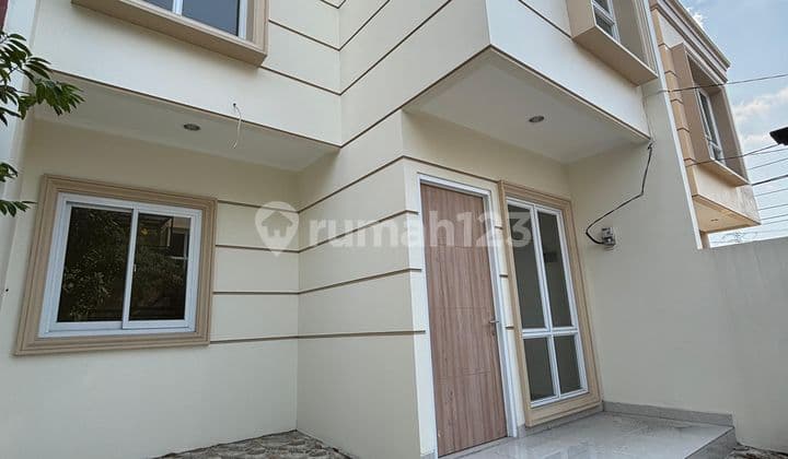 1.7M Gading Serpong Rumah Baru Timur Laut Siap Huni
