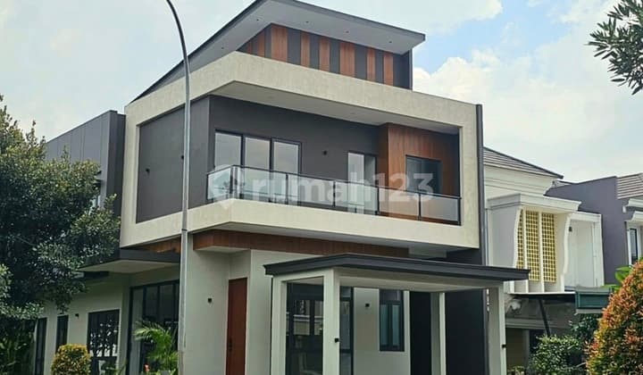 8.9M Greenwich Park Brand New House Hoek Boulevard Selatan-Barat