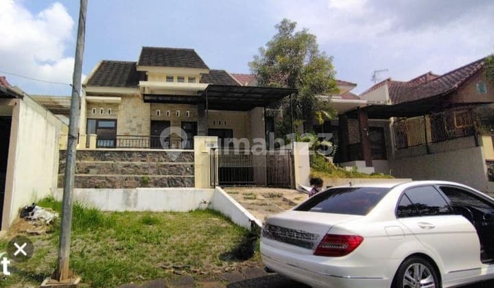 SEMI-FURNISHED HOUSE IN VILLA PUNCAK TIDAR MALANG