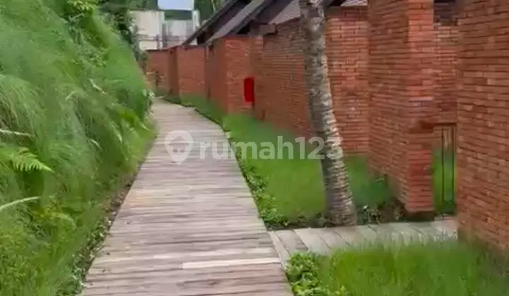 Villa Modern Minimalis View Lembah