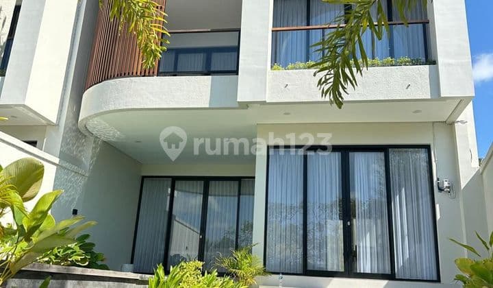 Vila Modern Santorini di Jimbaran