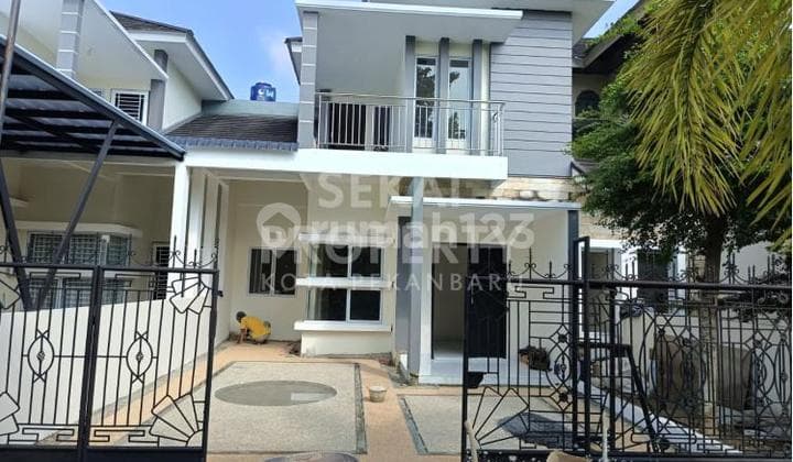 Dijual Rumah Baru 2 lantai dekat Mall SKA