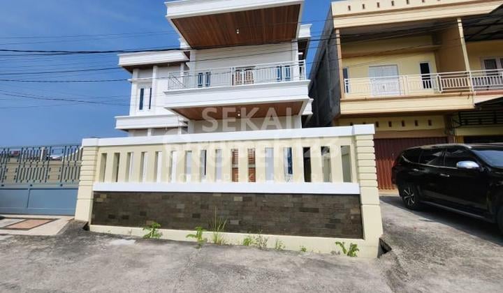 Dijual Rumah Mewah 2 Lantai Lokasi Jl. Akademik - Pekanbaru