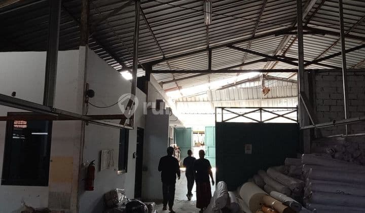 Warehouse for rent ready to use, strategic location and flood-free area. Cold diesel access.