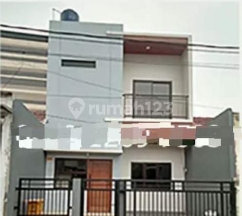 Rumah bagus baru siap huni 2 lantai. Surat SHM. Lokasi dekat dgn mall Ciputra. Perumahan dilengkapi dengan berbagai fasilitas terlengkap.