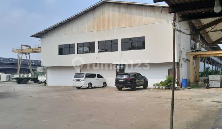 Warehouse/Factory For Sale. Need Quick Sale, Ready to Use, Located Inside an Area. 40-Foot Container Access. 3 Km From the Toll Road.