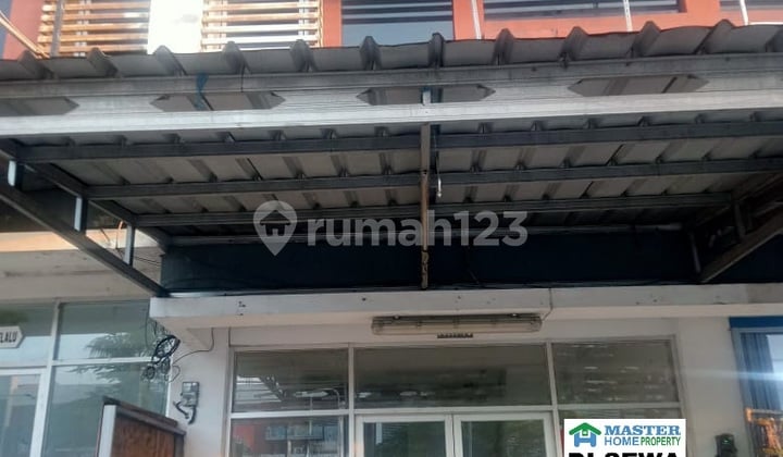 Ruko Sewa 2 Lantai Rapi. Lokasi Sudah Ramai. Lingkungan Dekat Dgn Sekolah dan Dekat Dgn Mall.