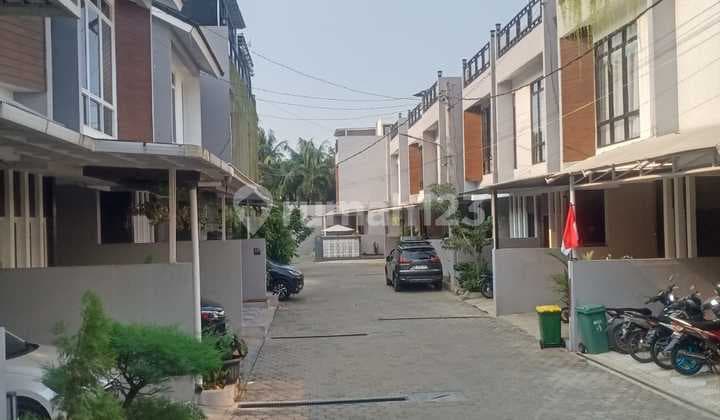 Rumah Bagus Bebas Banjir Di Cluster Azelea Corendeu