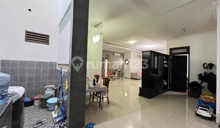 Rumah Bagus Bebas Banjir Strategis di Komplek Pondok Hijau