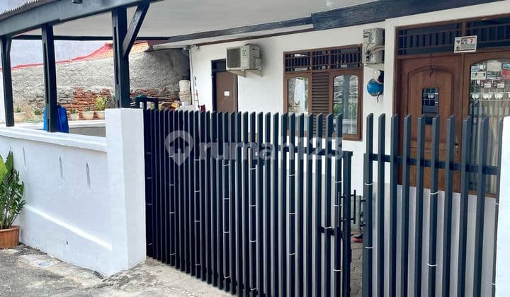 Rumah Asri Bebas Banjir Di Komplek Depsos Jakarta Selatan