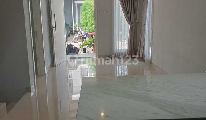 Rumah Bagus di Cluster Elit Cirendeu di Ciputat Timur