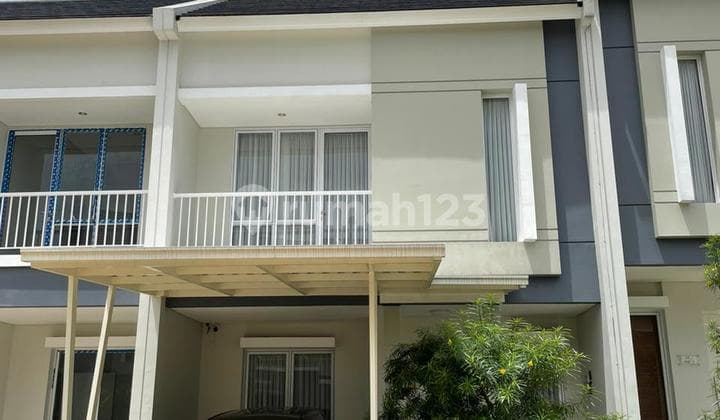Rumah Cantik 2 Lantai Di Cluster Synthesis Ciputat