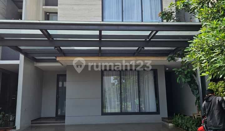 Comfortable and Lush 2-Story House in Discovery Bintaro Tangsel