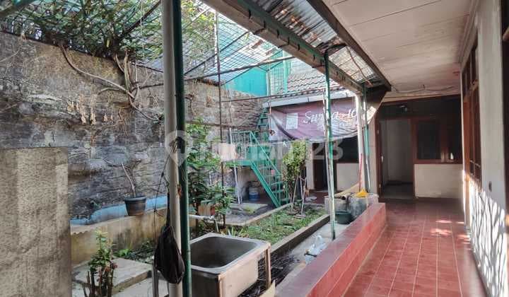 Rumah Ciateul inggit Ganarsih Bandung Main Road Cocok Untuk Usaha, Lokasi Strategis