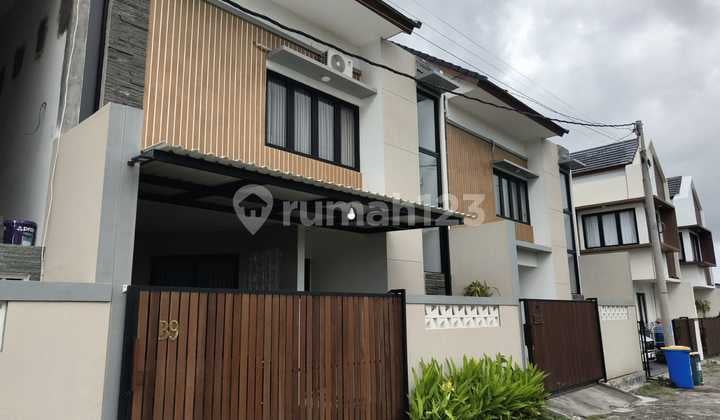 Indent House 3 Bedrooms Within a Cluster in Nusa Dua