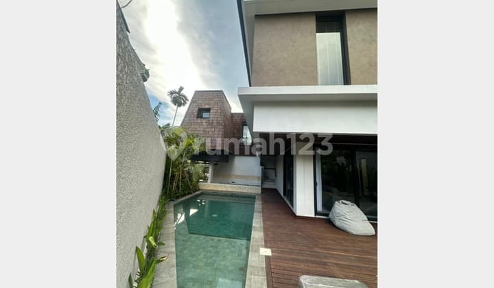 Villa Luas Cocok untuk Investasti Sewa Menyewa di Canggu
