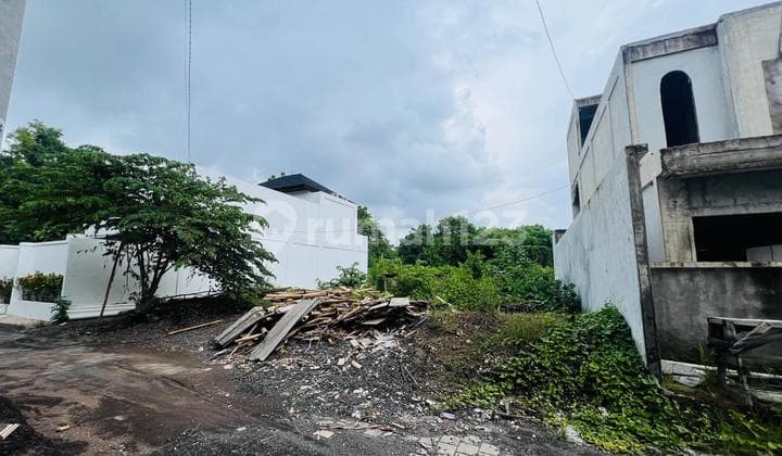 Tanah Kotak di Dekat Hotel Berbintang Nusa Dua Sawangan