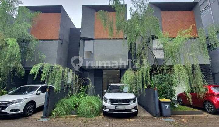 Rumah 2 Lantai Bagus Dalam Townhouse di Veteran, Bintaro, Jakarta Selatan