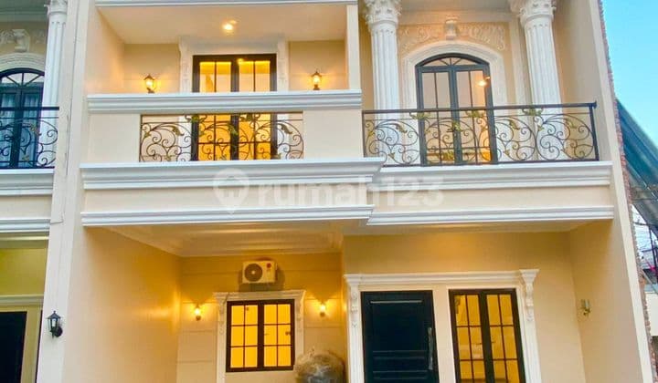 Brand New House Classic Dalam Cluster Kebagusan Jakarta Selatan Bebas Banjir