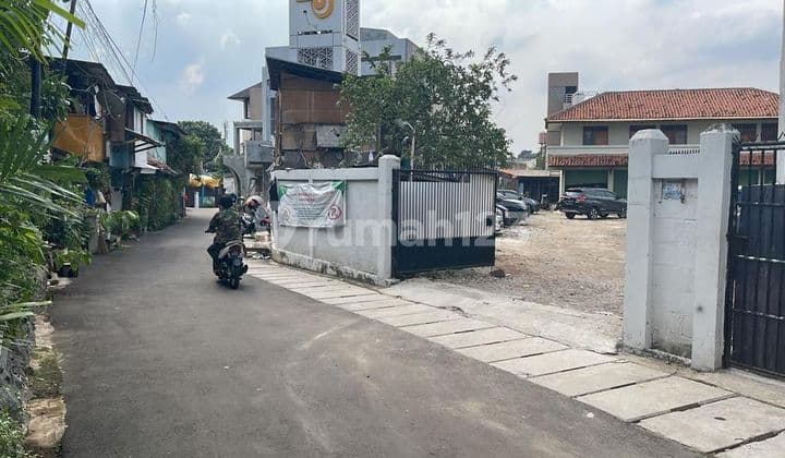 Land for Sale with Building. Below Market Price, Location in Radio Dalam, Kebayoran Baru, South Jakarta.