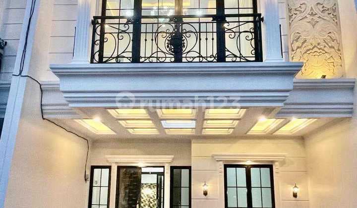 For sale Brand New House Classic Modern Rumah classic modern 2 lantai Area Jagakarsa