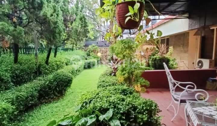 For Sale Kebayoran Baru Rumah Lama Lokasi Premium - Jakarta Selatan