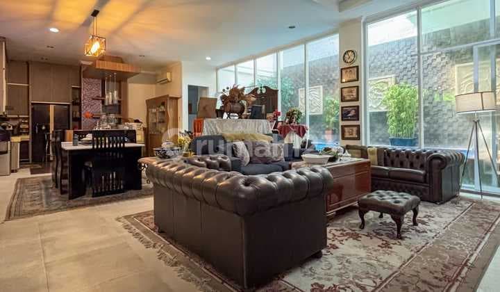 Dijual Rumah Modern Minimalis Dalam Komplek Kebayoran Lama Permata Hijau Area..