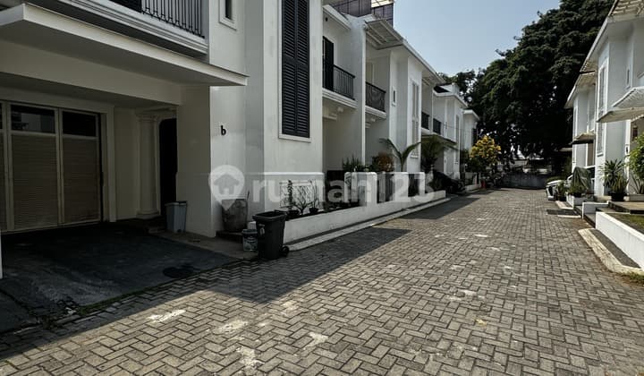 Dijual atau Disewakan Rumah Modern Classic Siap Huni di Kemang, Jakarta Selatan