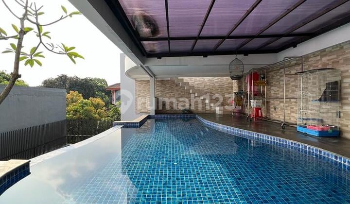 Dijual Rumah Sangat Terawat Seperti Baru Design Modern Tropis Dekat MRT Lebak Bulus