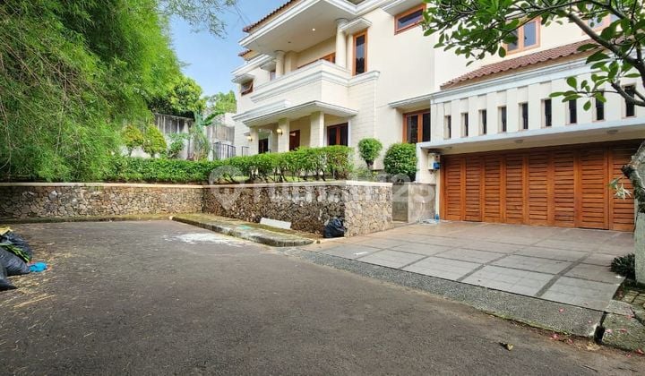 FOR RENT (LEBAK BULUS) LUXURY, SPACIOUS, AND READY-TO-OCCUPY HOUSE, MODERN TROPICAL IN A COMPLEX IN LEBAK BULUS