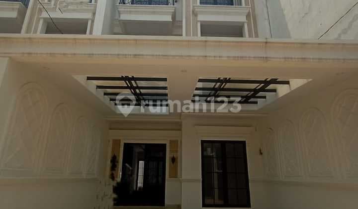 Brand New House Siap Huni Dalam Townhouse di Jagakarsa Lingkungan Sangat Nyaman dan Aman