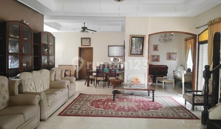 SPACIOUS! 500m² Building 375m² Land Area, Complete SHM. Suitable for Large Families Pulo Asem Rawamangun 371B