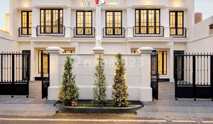 Brand New House 2 Lantai - American Classic, Jakarta Pusat Zn51