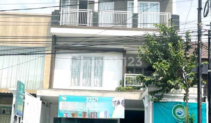 Rumah 4 Lantai Rumah Induk + Usaha Laundry Aktif di Pondok Kelapa - SHM, Lokasi Pinggir Jalan S689