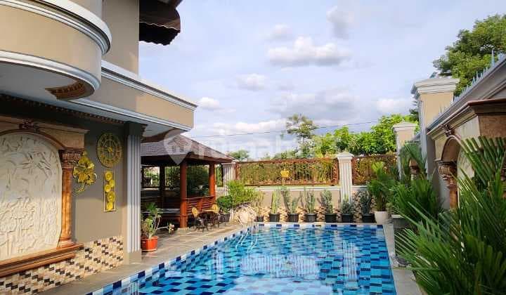 Rumah Mewah Furnish Ada Kolam Renang di Taman Modern Cakung Jakarta Timur