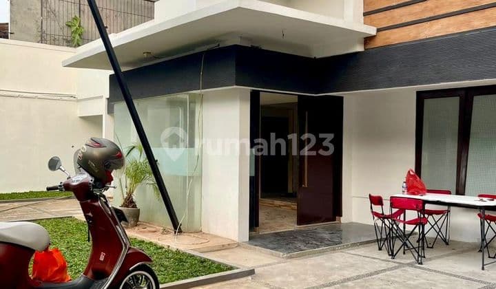 Rumah Lokasi Premium di Kebayoran Baru Jakarta Selatan