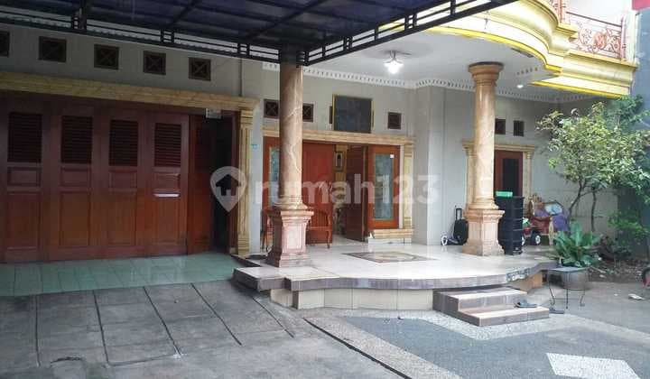 Rumah Cantik Luas di Pinggir Jalan Raya Cut Mutia Kota Bekasi