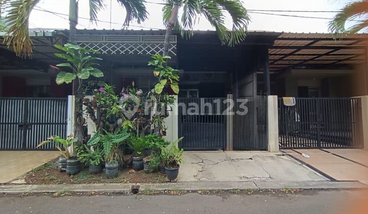 Rumah Siap Huni Depan Taman di Ifolia Harapan Indah Bekasi