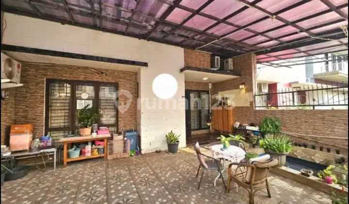 Dijual Rumah 2 Lantai Full Renov Siap Hini di Harapan Indah, Bekasi