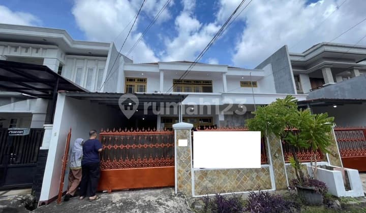 Di Jual Rumah 2 Lantai di Komplek Perumahan Pondok Bambu Jakarta Timur