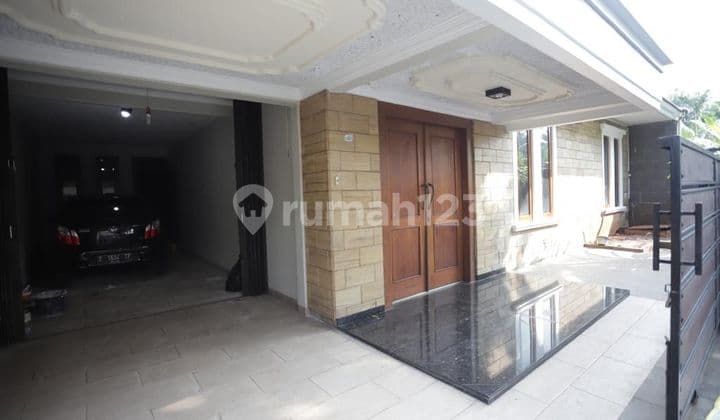 Rumah 2 Lantai Dekat Area Perkantoran #S005