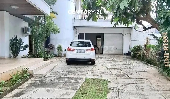 Disewakan Rumah Lokasi Strategis di Antasari Cipete Siap Huni