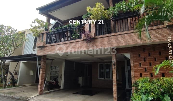 Dijual Rumah Siap Huni di Cluster Lokasi Strategis Dekat MRT