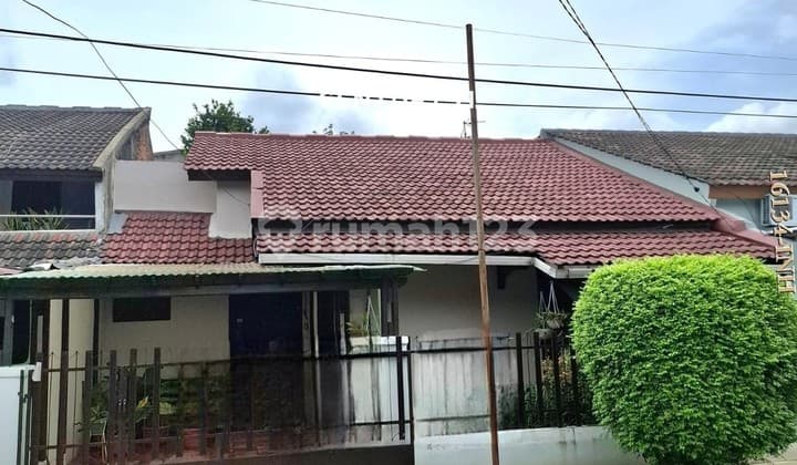 Dijual Rumah dengan Halaman Belakang yang Luas di Pondok Aren